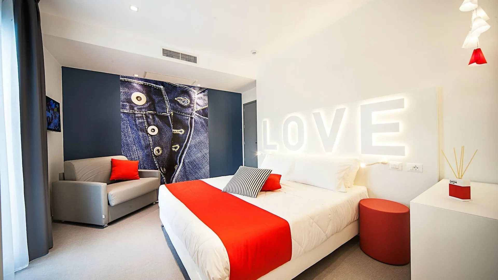 Love Boat Hotel - The Original Riccione 3*,  Italië