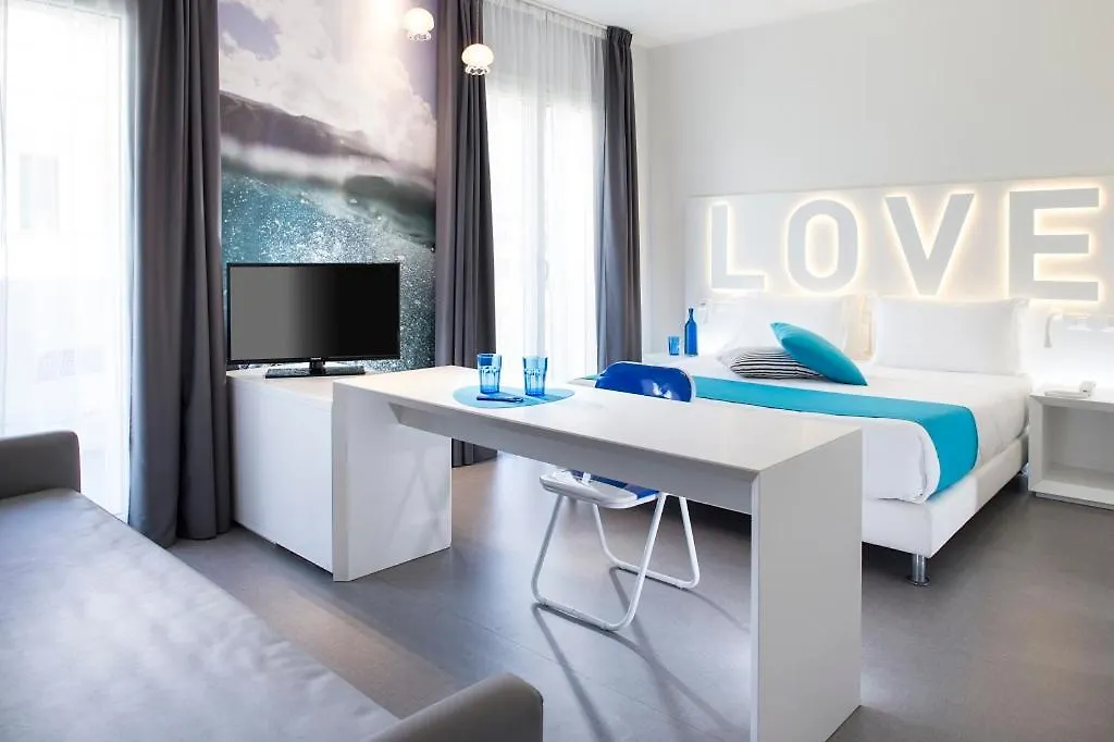 Love Boat Hotel - The Original Riccione 3*,